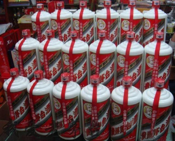 回收京西宾馆茅台酒《京西宾馆茅台酒回收》预约上门回收